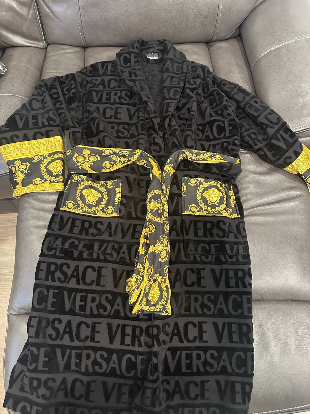 Versace Black and Gold Baroque Logo Kimono Robe - Picture 2 of 7